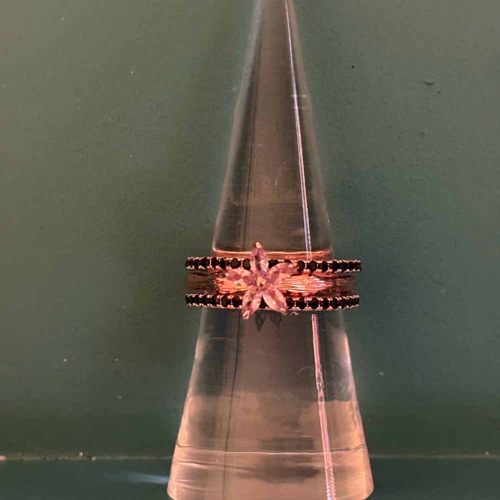 Elegant Rose Gold Floral Rings